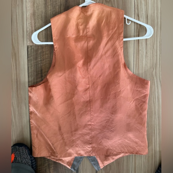 Vest - Picture 2 of 2